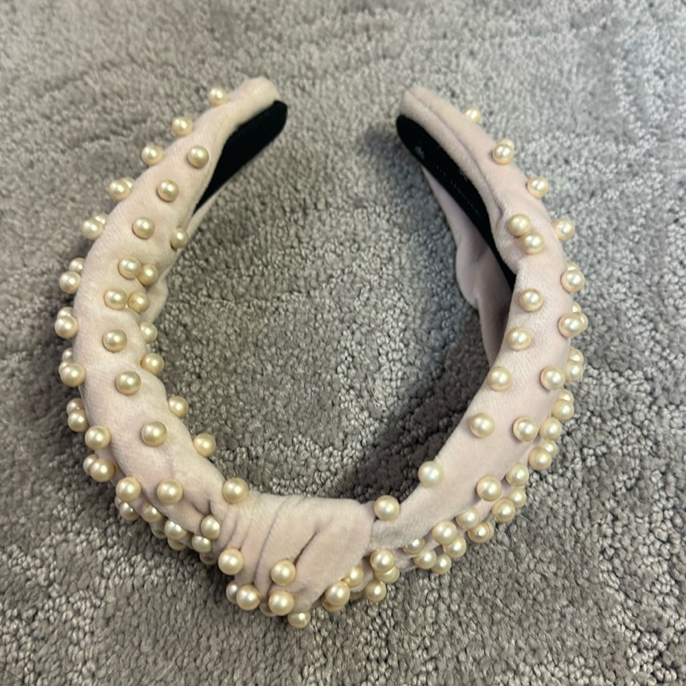 Lele Sadoughi Pearled Light Pink headband.